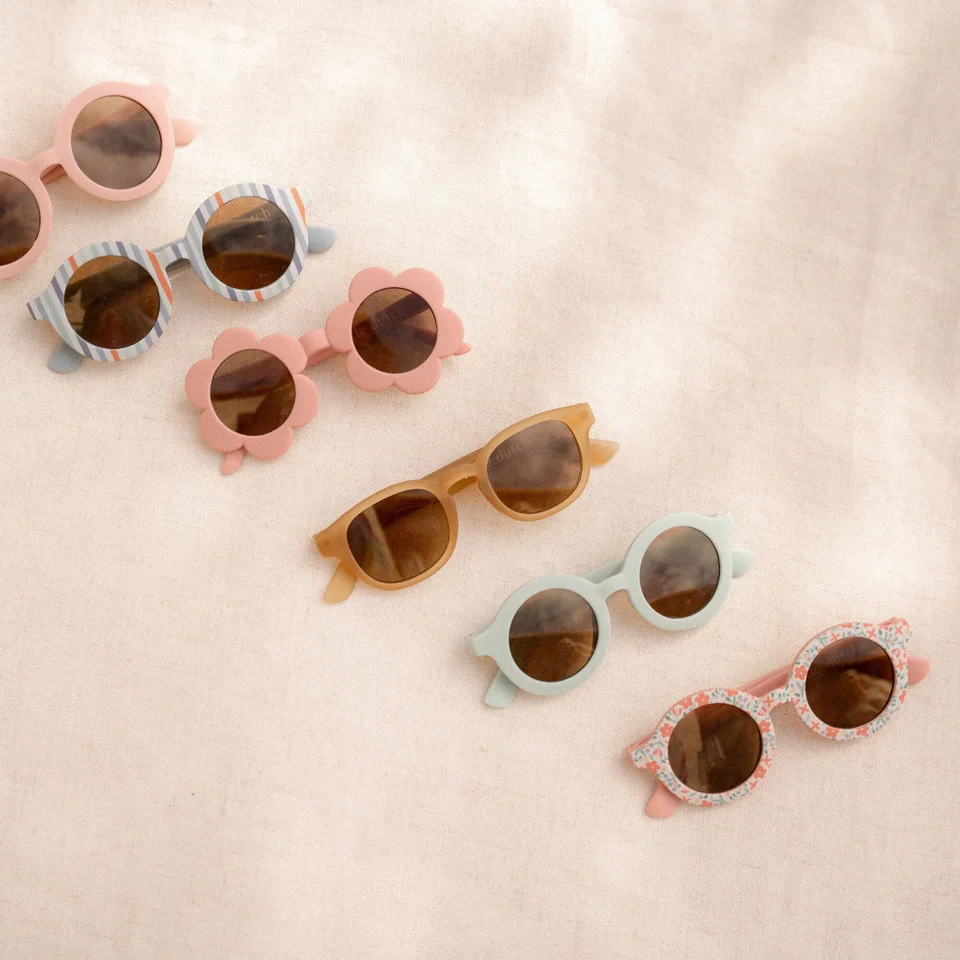 oculos-de-sol-amendoa-little-dutch