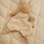 doudou-coelho-bege-little-dutch