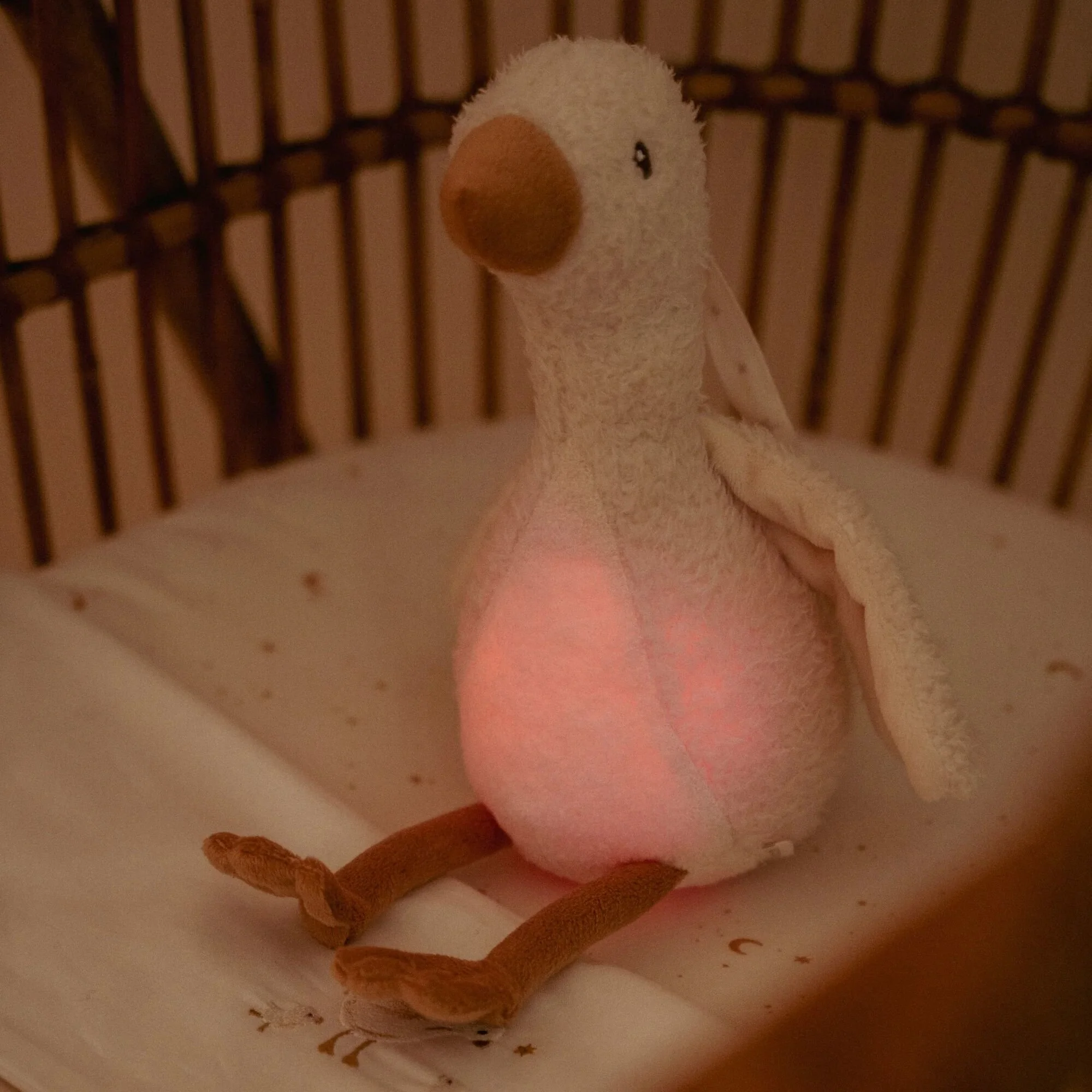 peluche-ganso-com-luz-e-som-little-dutch