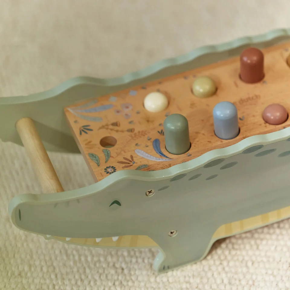 0034889_wooden-hammer-bench-ld7446-2-shopify-square.jpg