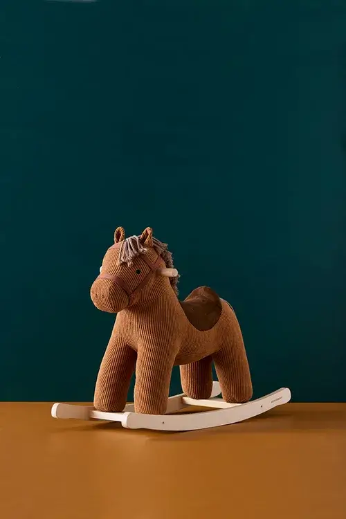 kids-concept-cavalo-baloico-vera-