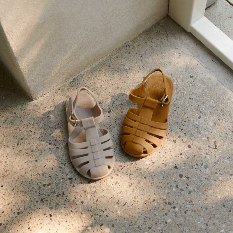 sandálias Golden-caramel-liewood-