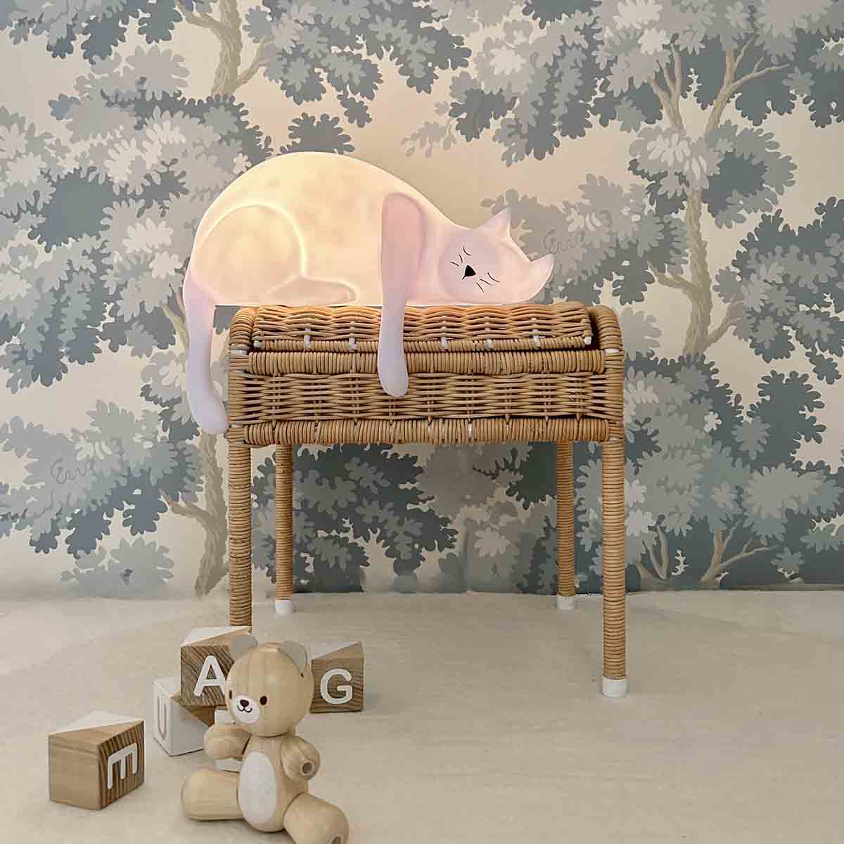 CAT_LAMP_GEORGES