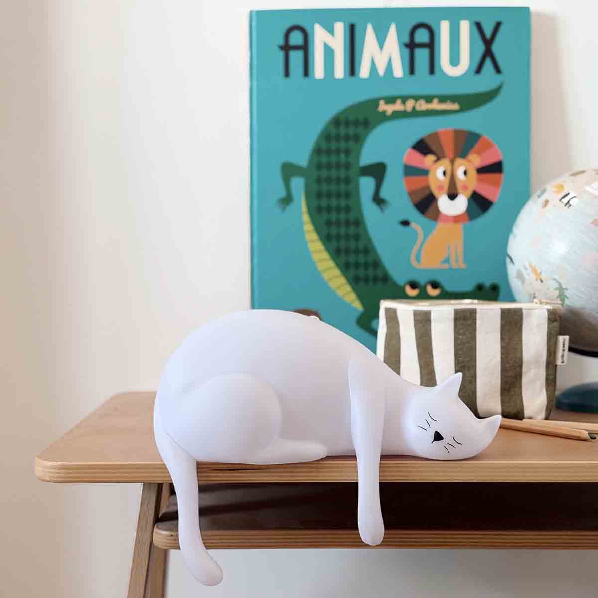 GEORGES_CAT_LAMP_-_SOFIA_STRIPES_OLIVE_GREIGE