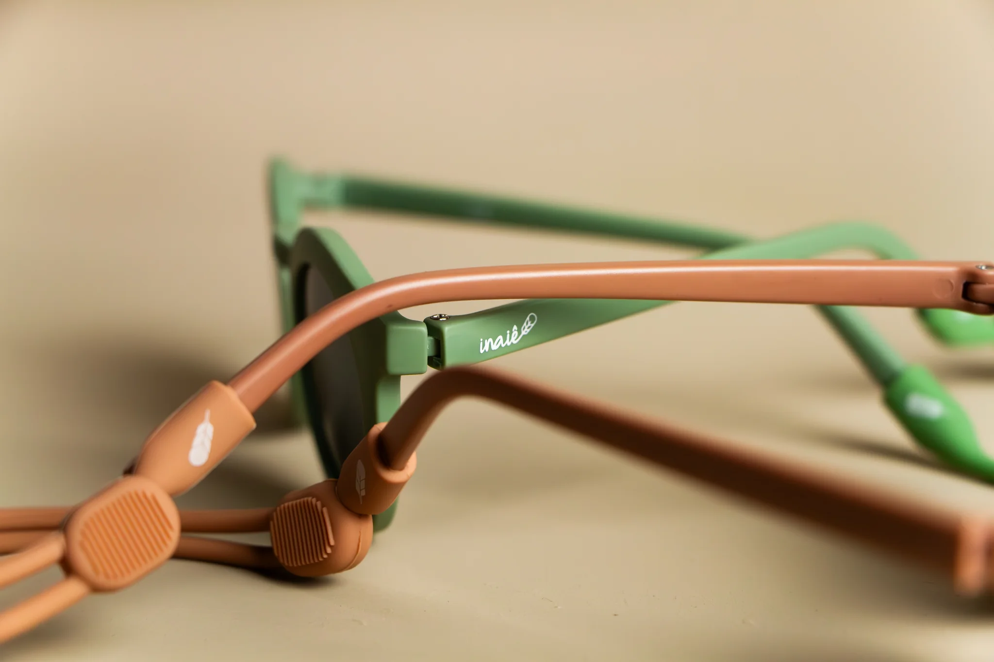 fita-para-oculos-de-sol-em-silicone-inaie