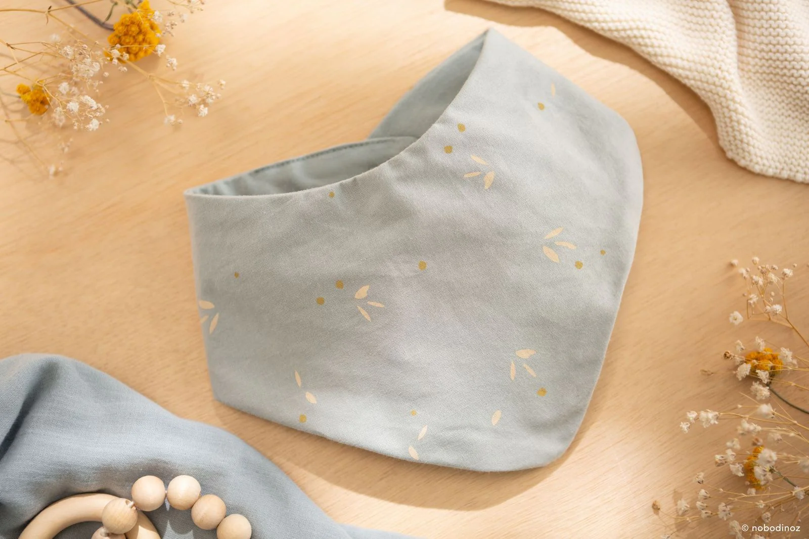 bandana-bib-lucky-willow-azul-suave-nobodinoz