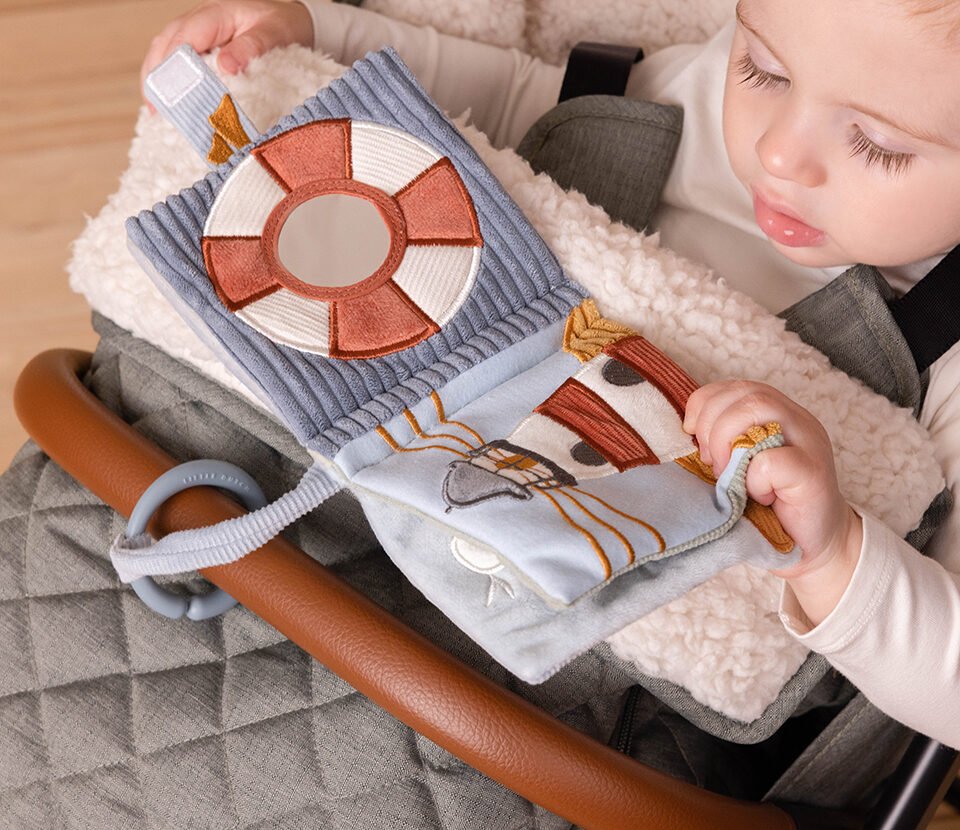 LD8619_2-little-dutch-stroller-booklet-soft-sailors-bay-sailors-bay-0_480