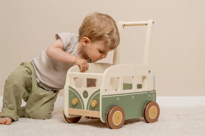 Little-Dutch-Laufwagen-VW-Bus-LD7105-3_720x