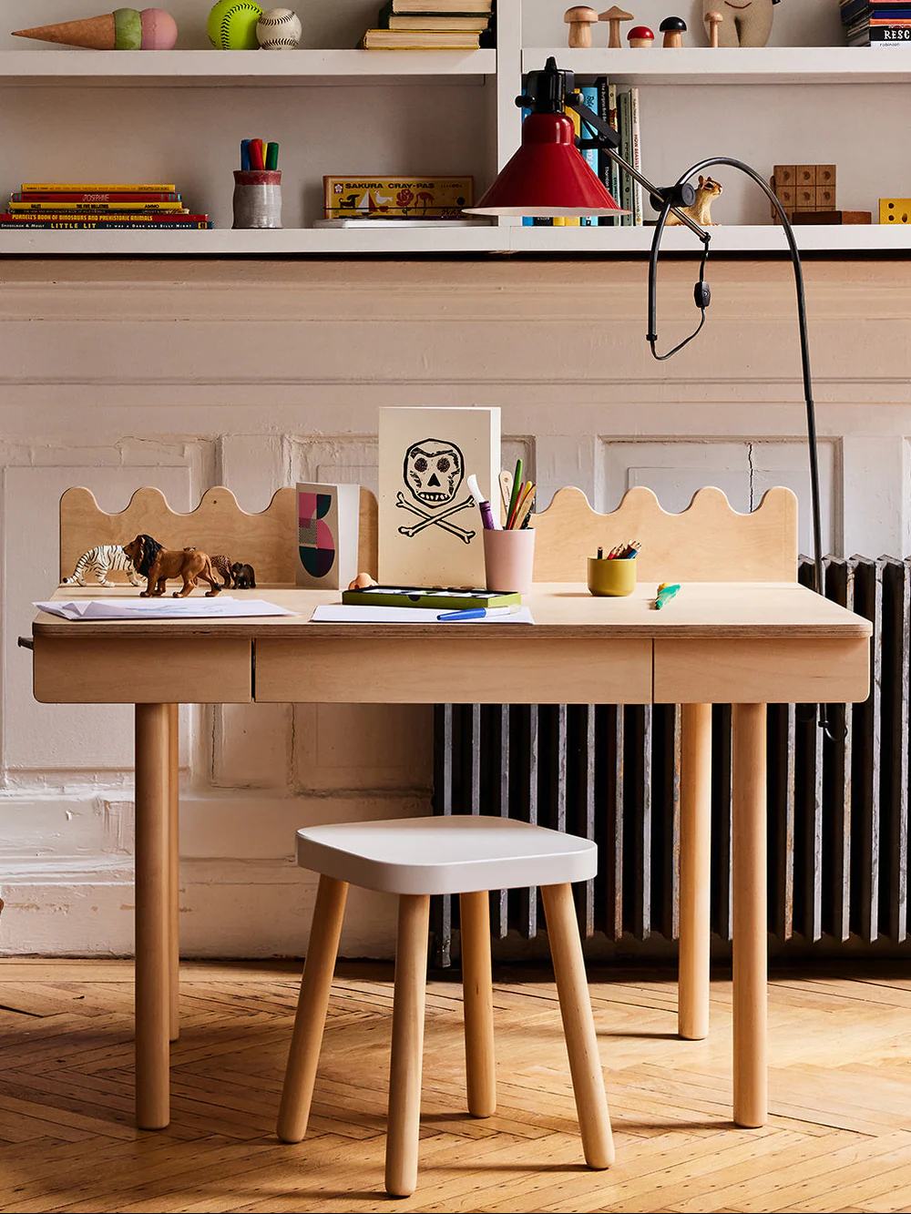 MOSS_DESK_79f46f4e-7494-4f26-a084-d9ce7d1426af.jpg