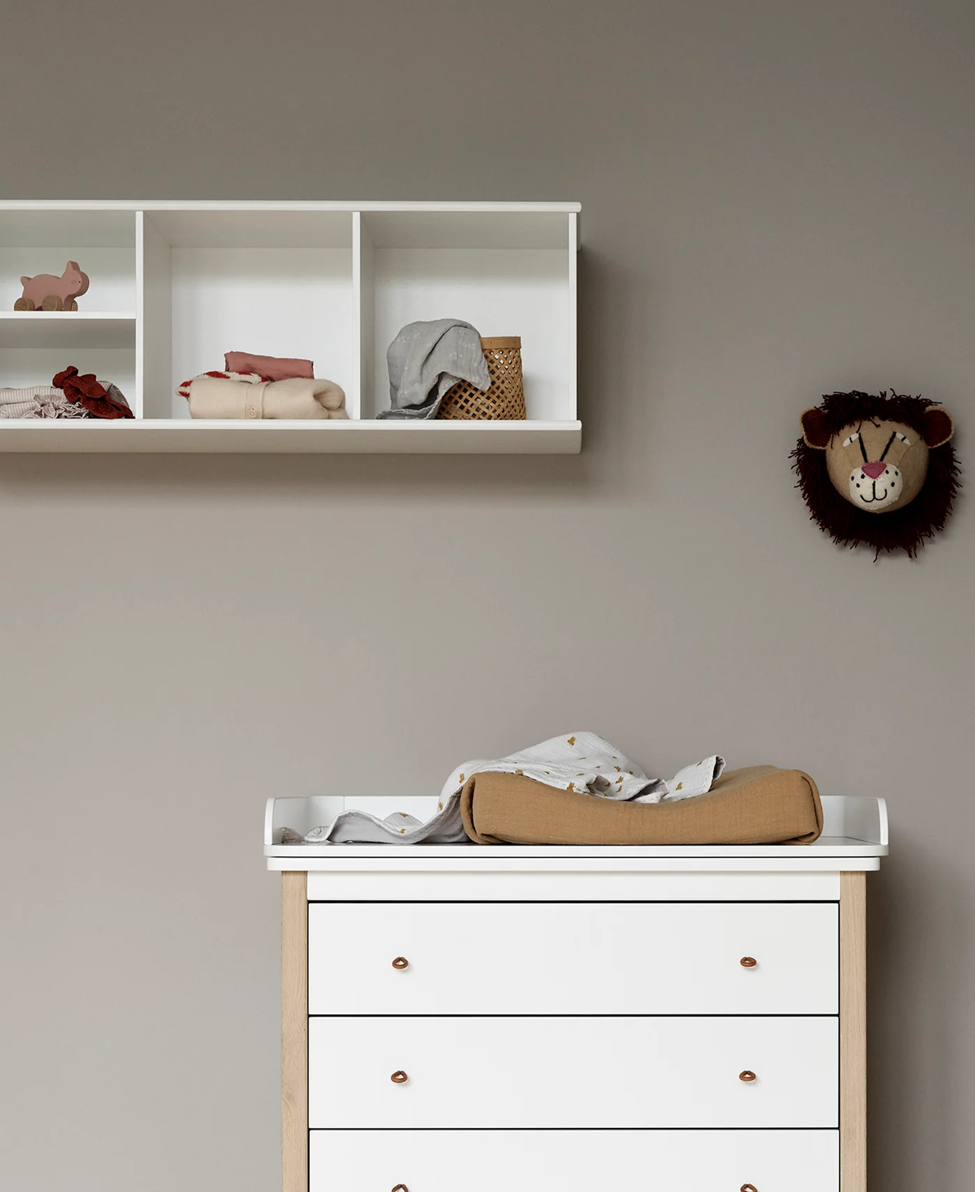 oliver-furniture-estante-de-madeira-3x1-com-suporte-041324