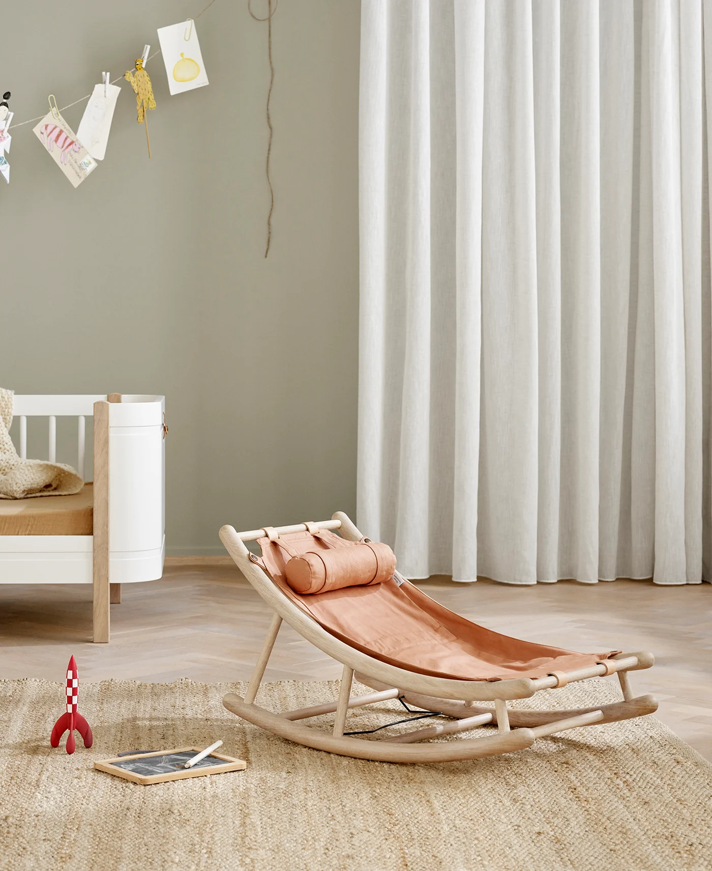 oliver-furniture-baloiço-crianças-madeira-041632