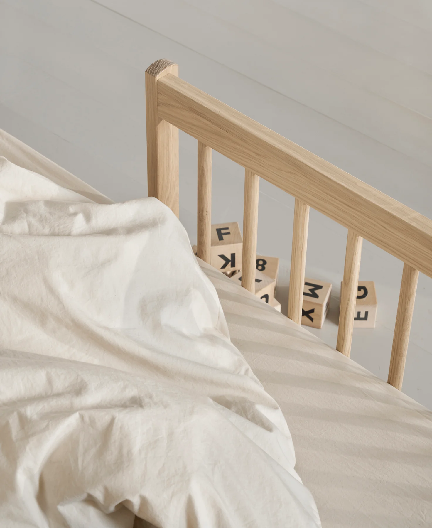 OF_detail_041583_1_1472x1799 (1) oliver-furniture-mini+junior-oak-