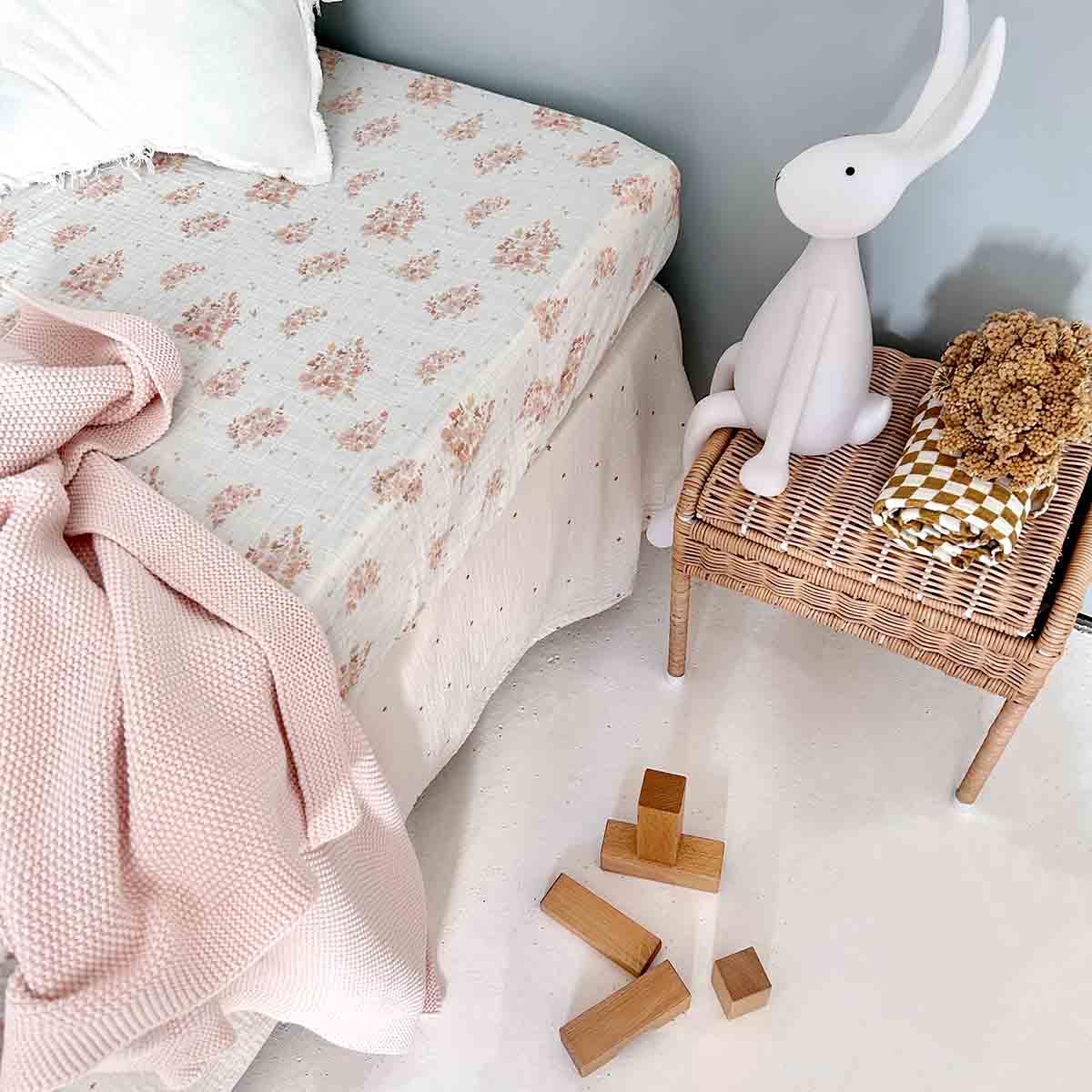OLIVABOUQUET-JOSEPH-BOULIGHTPINK