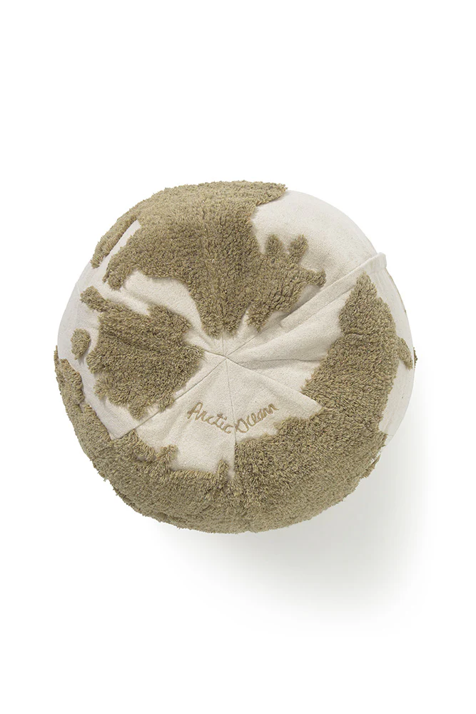 puff-mapa-do-mundo-rugcycled-lorena-canals puff-mapa-do-mundo-rugcycled-lorena-canals