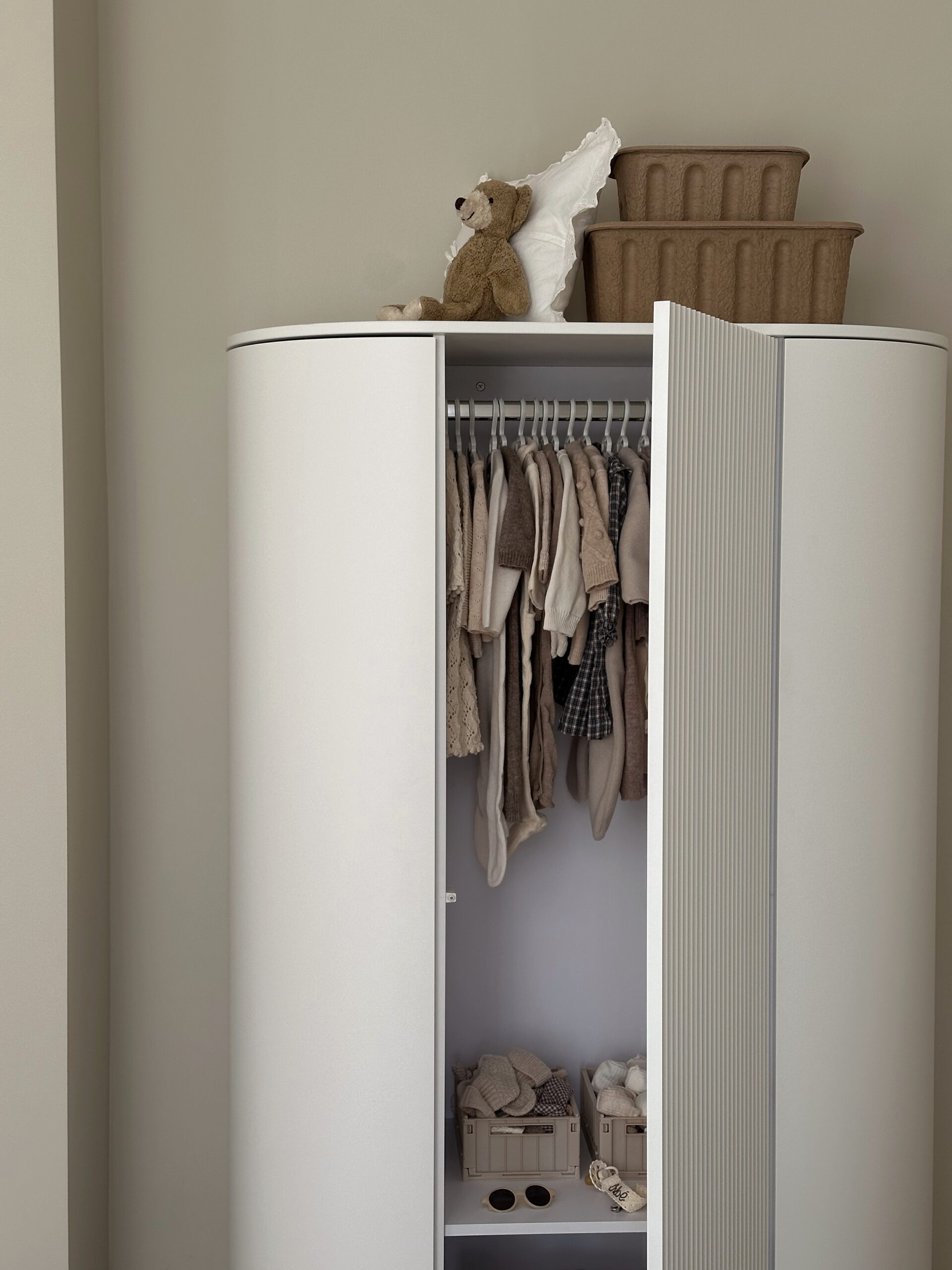 roupeiro-kai-branco-kas-kopenhagen