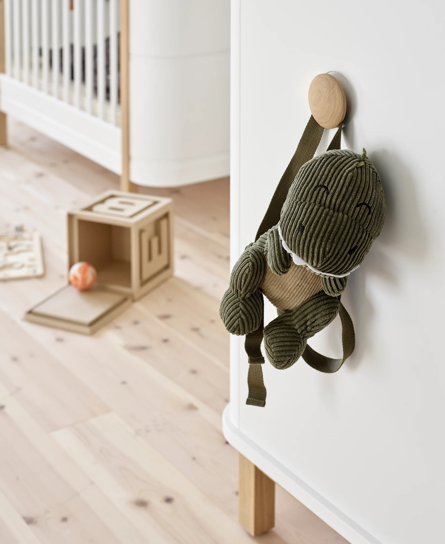 Wood_kommoder_detail_03.png