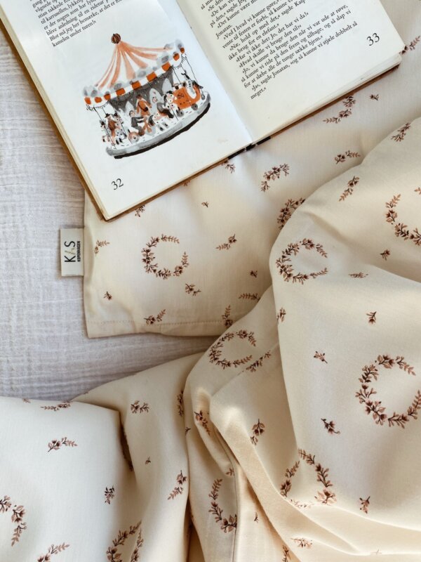 roupa-de-cama-vintage-coroa-de-flores-kas-kopenhagen