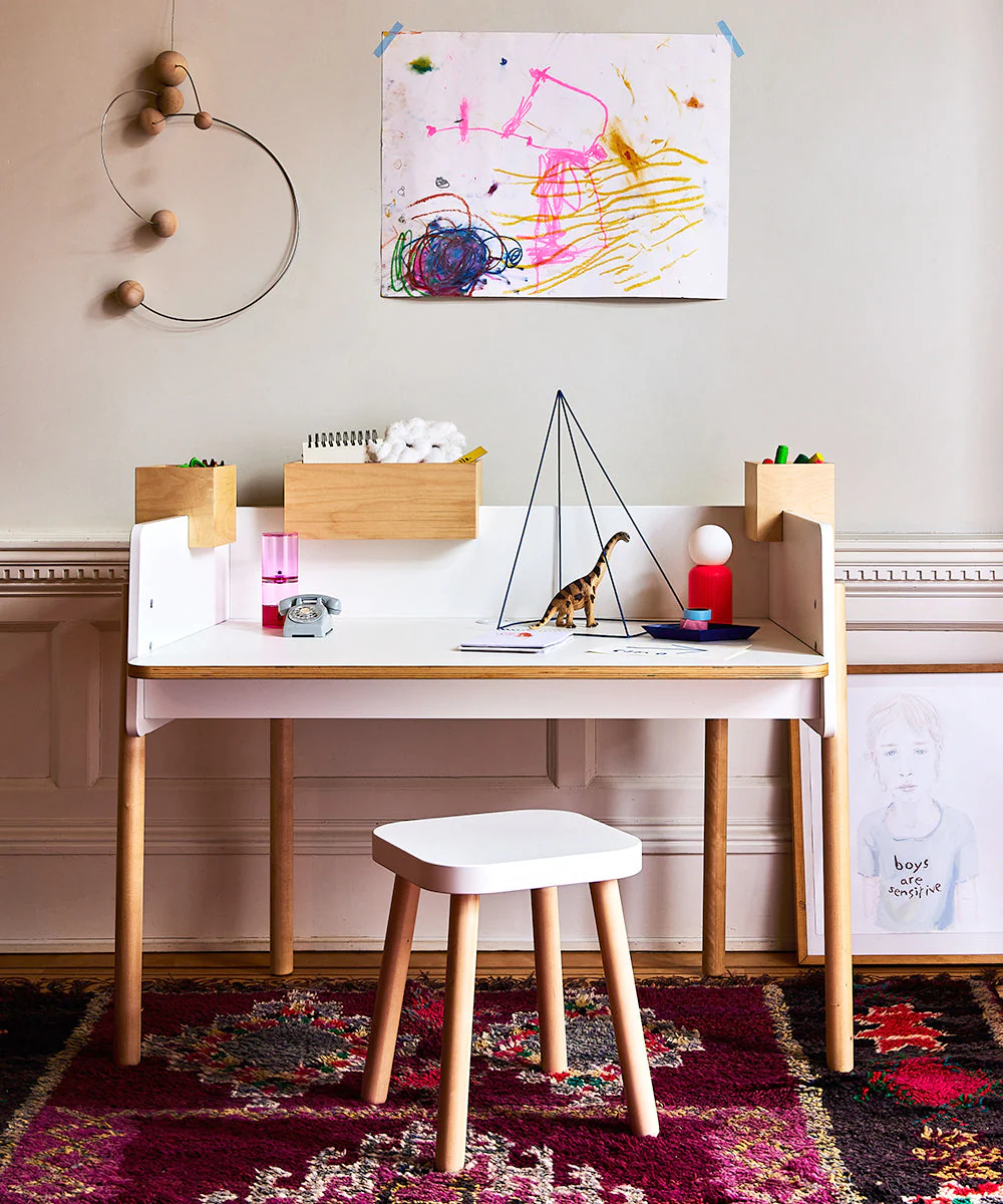 brookyn-desk_birch_lifestyle_00.jpg