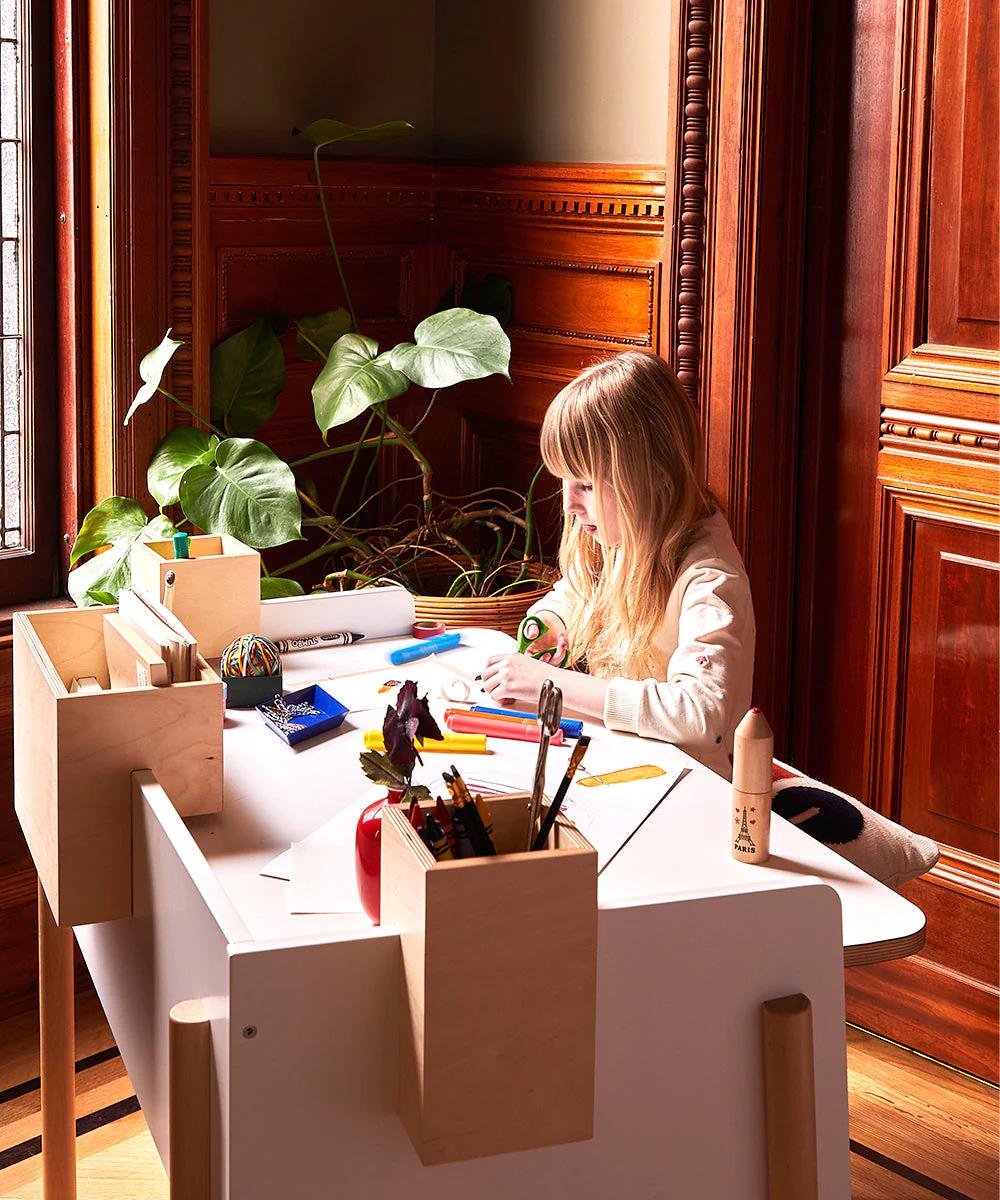 brookyn-desk_birch_lifestyle_04.jpg
