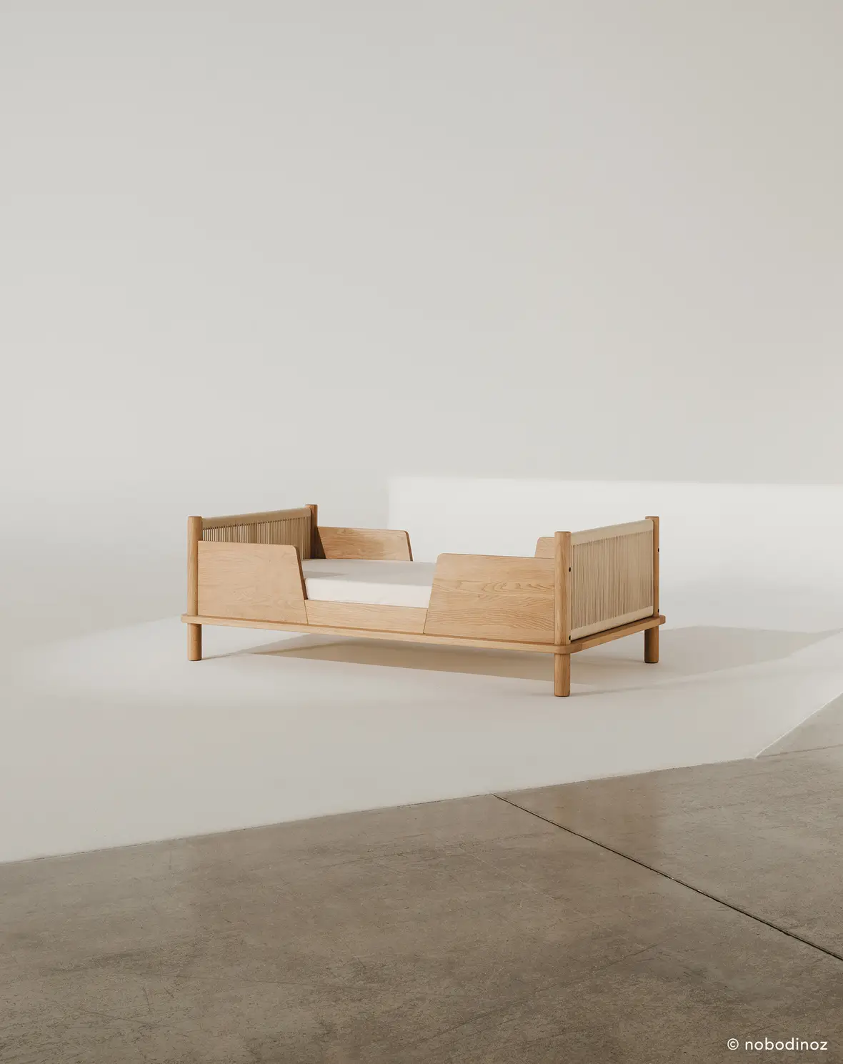 conjunto-de-cama-junior-latitude-de-carvalho-macico-2-barreiras-de-seguranca-nobodinoz