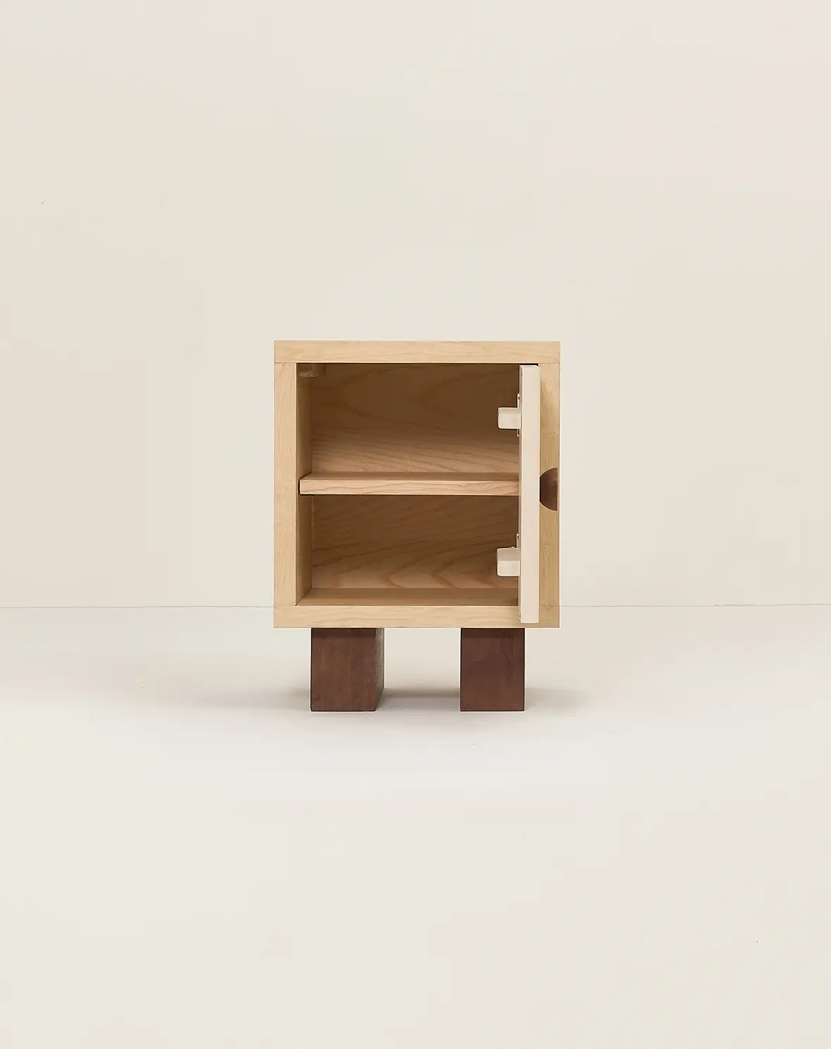 heju-bedside-table-nobodinoz-4-8435574936226_copia.jpg