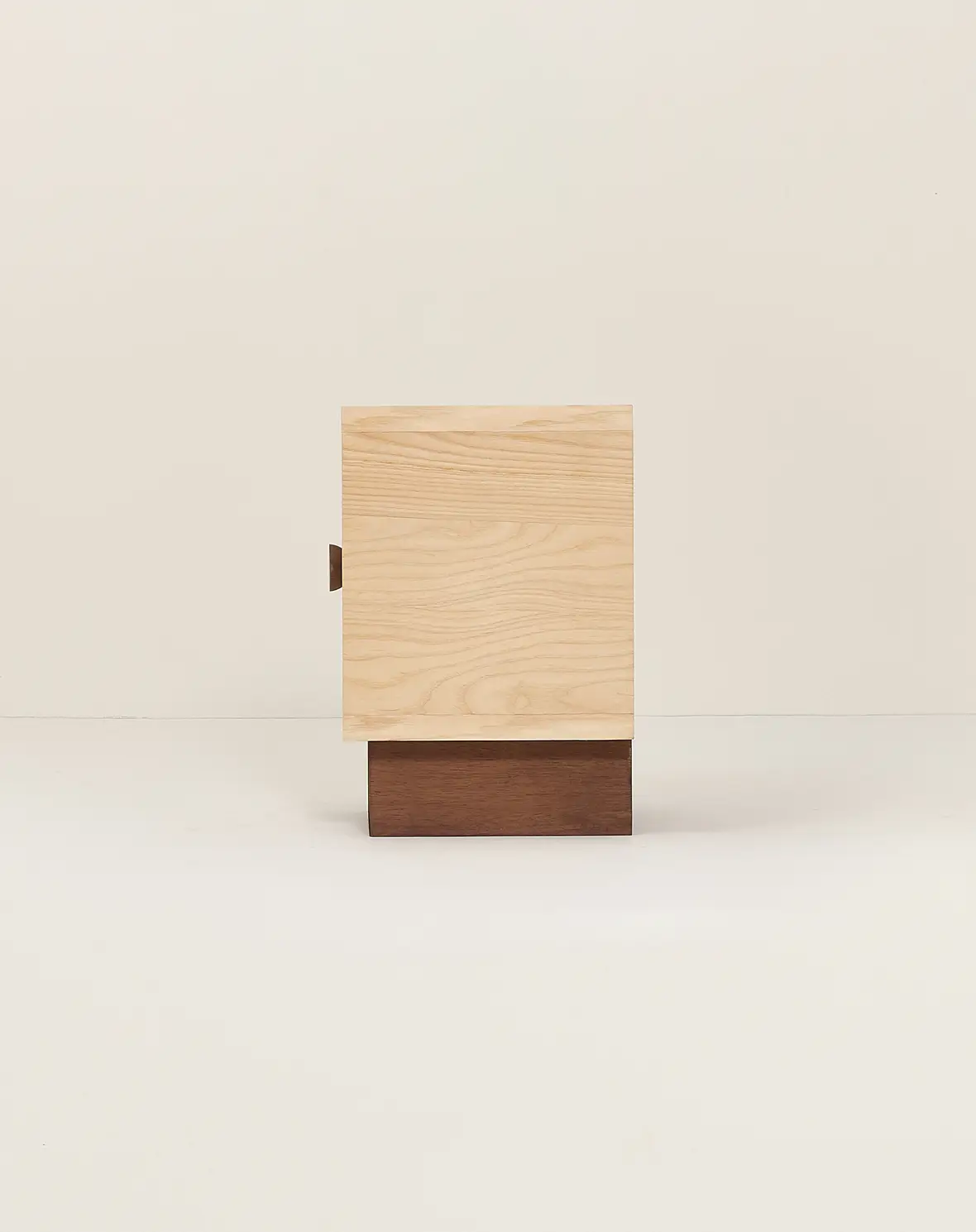 heju-bedside-table-nobodinoz-6-8435574936226.jpg