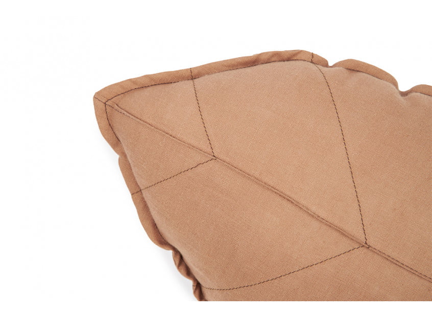 lin-franc_ais-leaf-cushion-noisette-nobodinoz-5-8435574924407