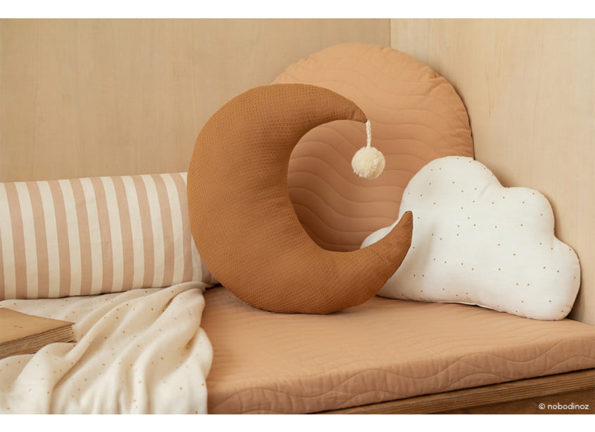 pierrot-moon-cushion-honeycomb-caramel-nobodinoz-2-8435574923677_2 almofada-lua-nobodinoz-