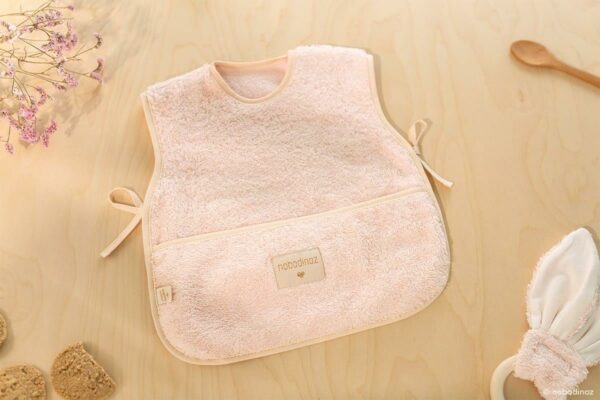 so-cute-baby-apron-pink-nobodinoz-babete-3