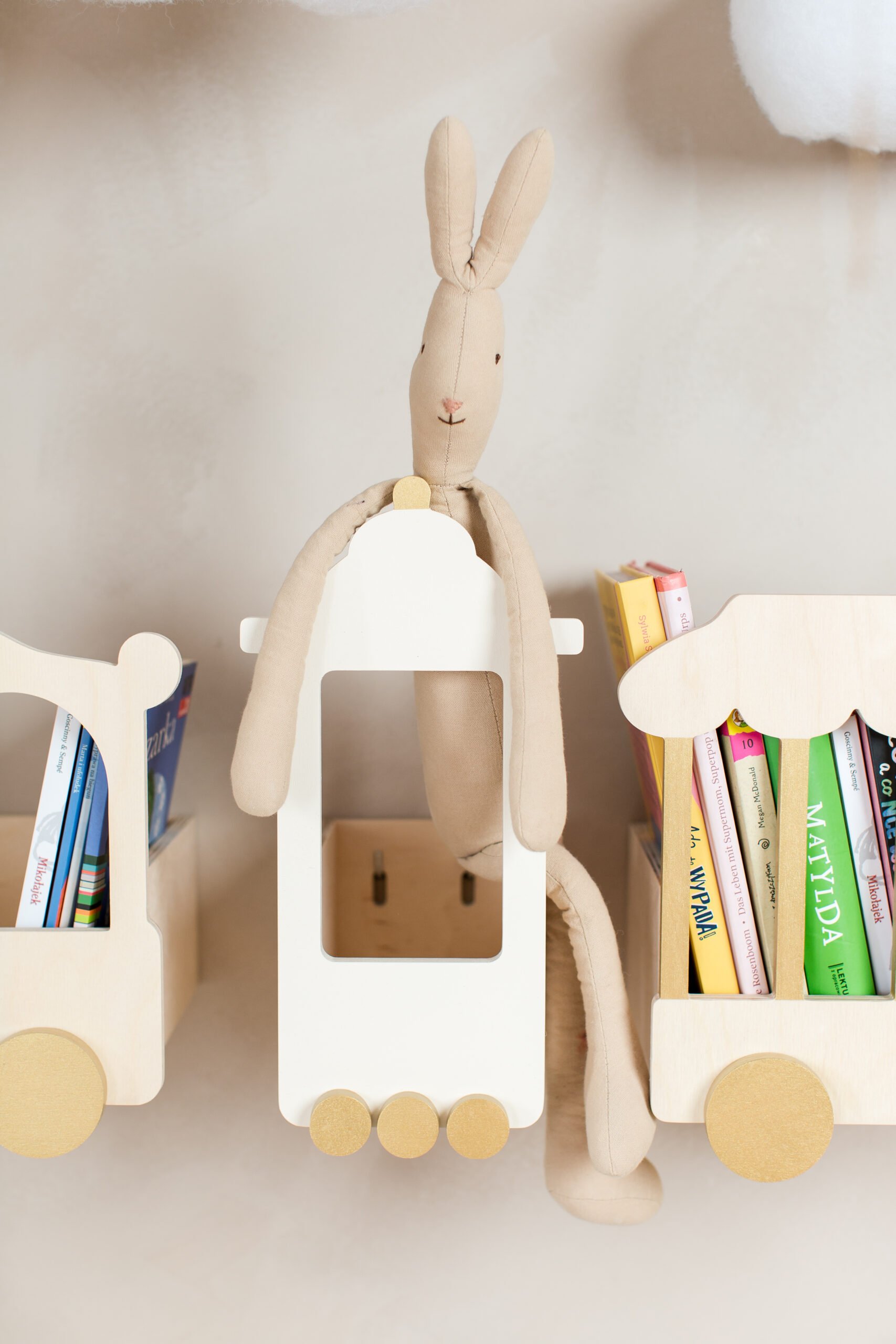 train-shelf-NATURAL-WHITE-GREY-10-scaled